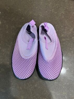 wonder nation Lavender Mesh Kids Water Shoes